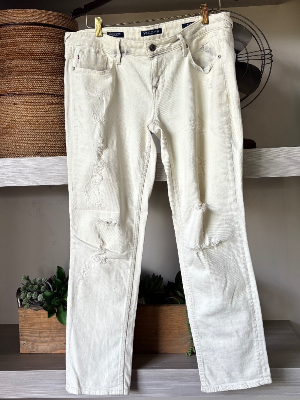 Vigors White Thompson Tomboy Low-rise Distressed Jeans